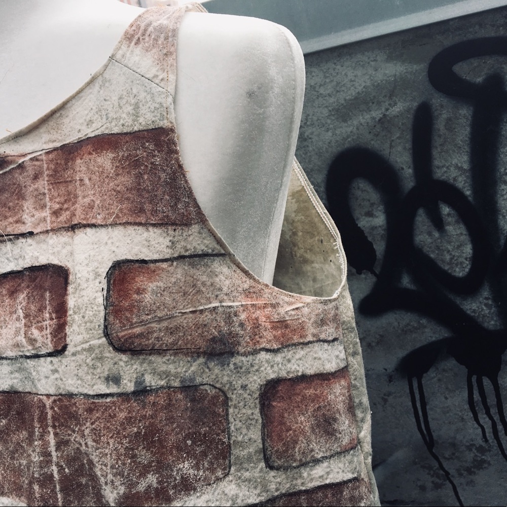 Wearable Art “Edie” Recycled Stage Backdrop Top - Picture 4 of 7